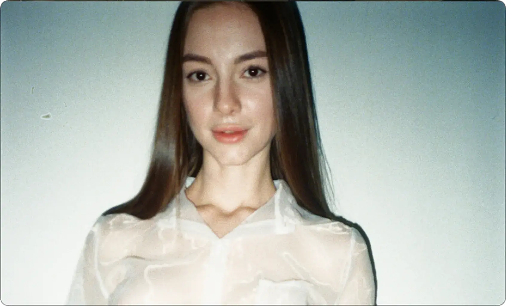 Sola Zola's virtual embrace